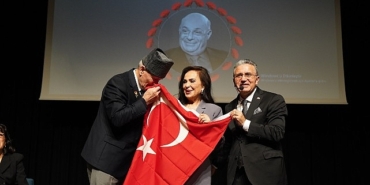 rauf-denktas-beylikduzunde-anildi.jpg