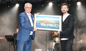rock-grubu-kolpa-kemerde-konser-verdi-YOkvgVuV.jpg