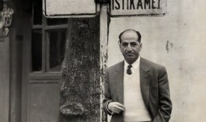 samim-kocagoz-mecburi-istikamet-belgeseli-izmirliler-ile-bulusuyor-8Pkb4P2X.jpg