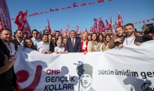 samsunda-19-mayis-coskusu-baskan-tugay-kortej-yuruyusu-ve-torene-katildi-DEOswY27.jpg