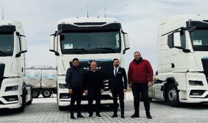 sektorunun-lider-firmasi-akmis-sut-man-cekicileri-ile-arac-filosunu-donusturuyor-RDlTdUNr.jpg