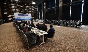 selcuklu-belediye-baskani-ahmet-pekyatirmaciselcukluda-31-mart-yerel-secimleri-sonrasinda-goreve-gelen-muhtarlarla-istisare-jbSBM3Ed.jpg