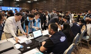 selcuklu-belediyesi-ve-selcuklu-ilce-milli-egitim-mudurlugu-paydasliginda-duzenlenen-teknoloji-ve-robot-yarismasi-JTMDQFOy.jpg