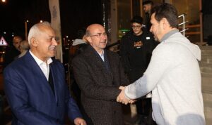 selcuklu-belediyesinin-her-yil-ramazan-ayinda-ilce-sakinlerinin-coskusuna-ortak-oldugu-teravih-bulusmalari-ilk-NPABX7Hy.jpg