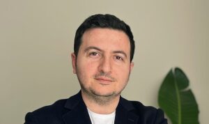 seturun-pazarlama-ve-kurumsal-iletisim-direktorlugune-omer-ozkan-sakar-atandi-Jkt5fWkQ.jpg