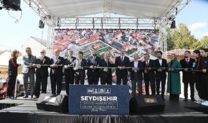 seydisehirde-konusan-mustafa-varank-konya-kutlu-bir-sehir-qJnnsjD1.jpg