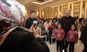 sivas-belediye-baskani-ve-ak-parti-belediye-baskan-adayi-hilmi-bilgin-kentteki-colyak-hastalari-qYrVZKuD.jpg