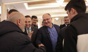 sivas-belediye-baskani-ve-ak-parti-belediye-baskan-adayi-hilmi-bilgin-sektor-bulusmalari-kapsaminda-cRys5OKw.jpg