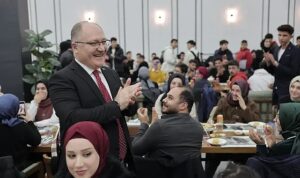 sivas-belediye-baskani-ve-ak-parti-belediye-baskani-hilmi-bilgin-secim-calismalari-kapsamda-genclik-3qVuwhRM.jpg