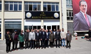 sivas-belediyesinin-girisinde-bulunan-tabela-degistirilerek-tc-ibaresi-eklendi-KpYfipHO.jpg