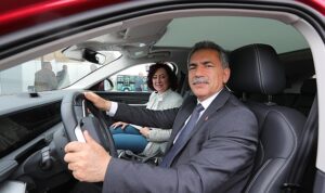 sukru-deviren-gemlikin-iki-markasi-var-zeytin-ve-togg-TPBjQJVp.jpg