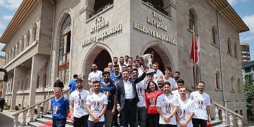suvermez-kapadokyaspordan-belediye-baskani-rasim-ariya-ziyaret.jpg