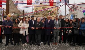 tarihi-ambarli-koyici-meydani-aslina-uygun-duzenlendi-LkvmB5Bc.jpg