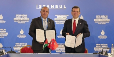 tbb-ve-ibb-baskani-ekrem-imamoglunun-cagrisiyla-istanbulda-bulusan-10-farkli-ulke-ve-15-sehirden-gelen-belediye-baskanlari-ortak-bildiri-yayinladi.jpg
