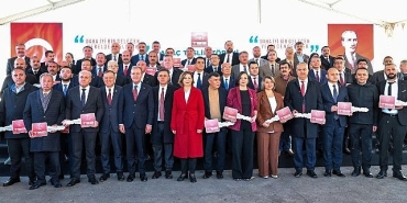 tbbden-seferihisar-belediyesine-cop-kamyonu-destegi.jpg
