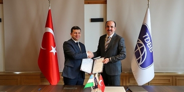 tdbb-baskani-altay-konya-ve-semerkant-kardesligini-imza-ile-belgelemis-olduk.jpg