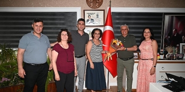tekirova-halit-narin-ilkogretim-okulundan-baskan-topalogluna-ziyaret.jpg