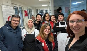 tiktok-turkiyeden-kizilay-pendik-as-evinde-bin-kisilik-iftar-yemegi-ZumwcJUW.jpg