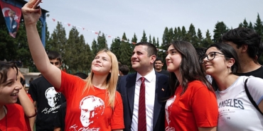 torbali-belediyesinden-ogrencilere-hem-egitim-hem-de-ulasim-destegi.jpg