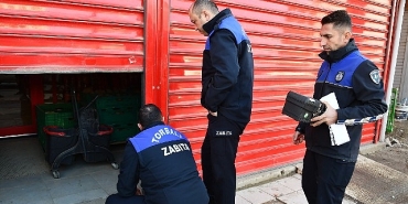 torbali-zabitasindan-halk-sagligini-tehdit-eden-marketlere-muhur.jpg
