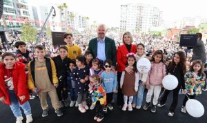 turkiyenin-en-buyuk-cocuk-koyu-menemende-acildi-2Yi6IlUl.jpg