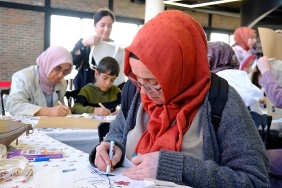 turuncu-balonlarla-kadina-siddete-dur-mesaji.jpg