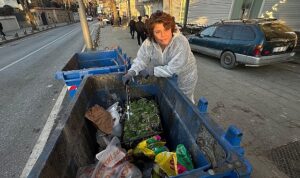 unlu-sef-refika-birgul-gida-israfina-dikkat-cekmek-ve-bosa-harcama-demek-icin-cop-t88sdY2K.jpg