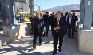 yahyali-belediye-baskani-esat-ozturk-ilcedeki-tum-yollarin-sicak-asfalt-ile-kaplanacagini-soyledi-GbasjB9T.jpg