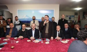 yaman-ve-ciftciden-agrililar-dernegine-ziyaret-69MxJ637.jpg