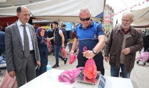zabita-ekipleri-pazarda-denetim-yapti-eAltw8jG.jpg